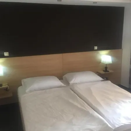 Apartment In With Balcony, Air Conditioning, Wifi 4323-3