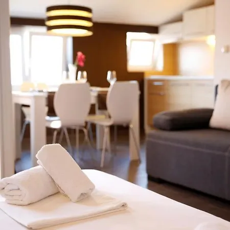 Apartman In With Balcony, Air Conditioning, Wifi 4323-3 Vodice