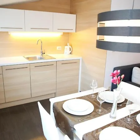 In With Balcony, Air Conditioning, Wifi 4323-3 Apartman