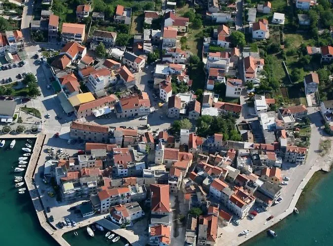 In With Balcony, Air Conditioning, Wifi 4323-3 * Водице